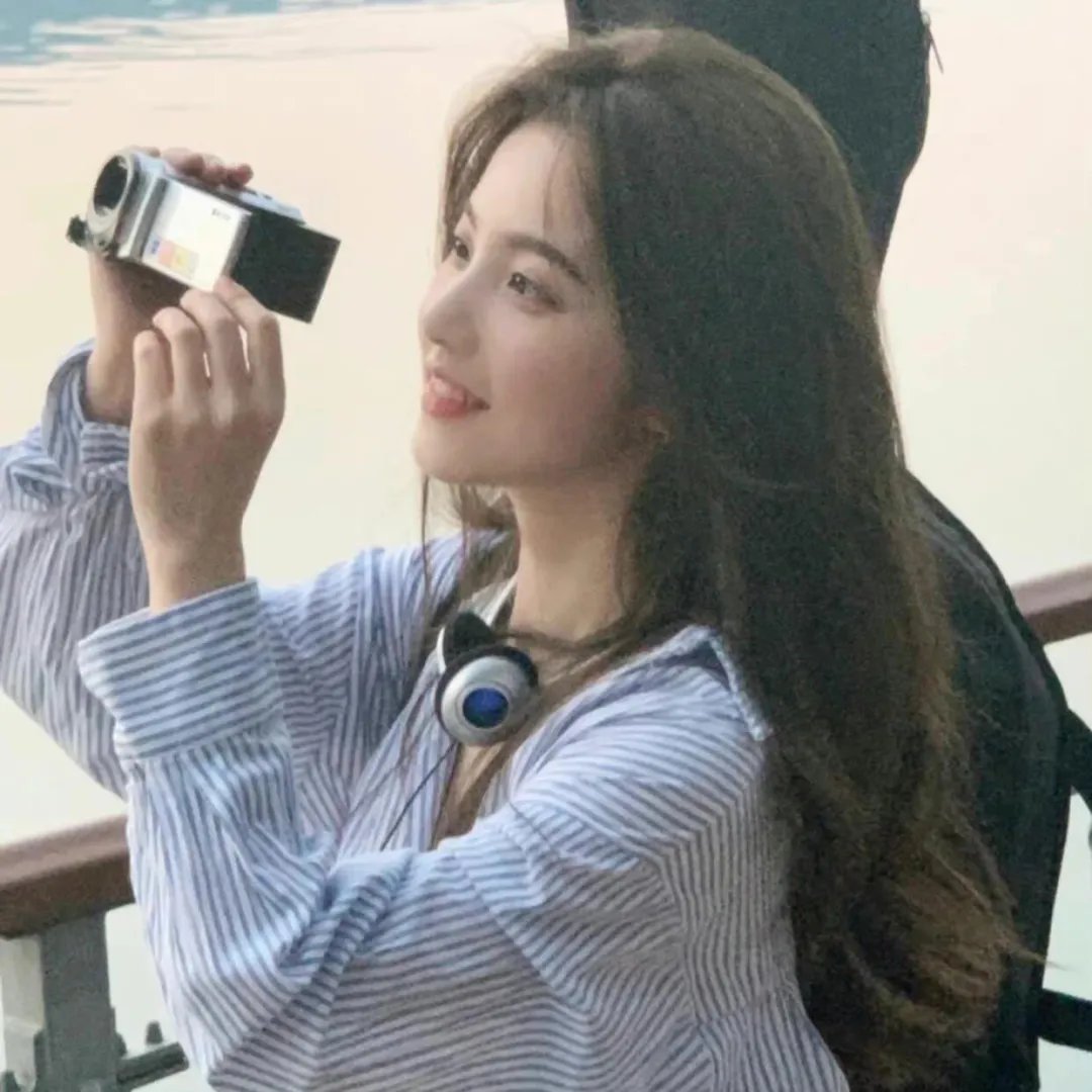 下山后,桃花朵朵开